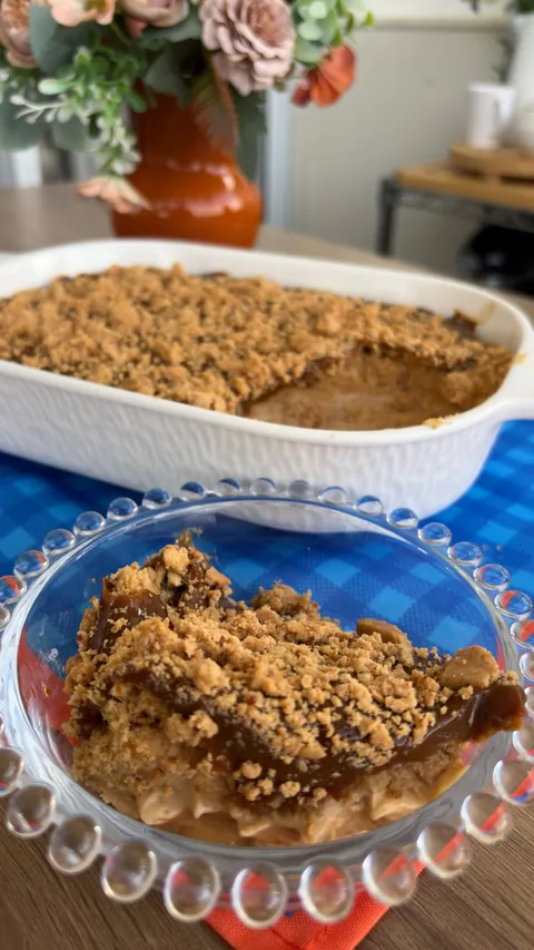 Pavê de amendoim com cobertura de farofa de amendoim