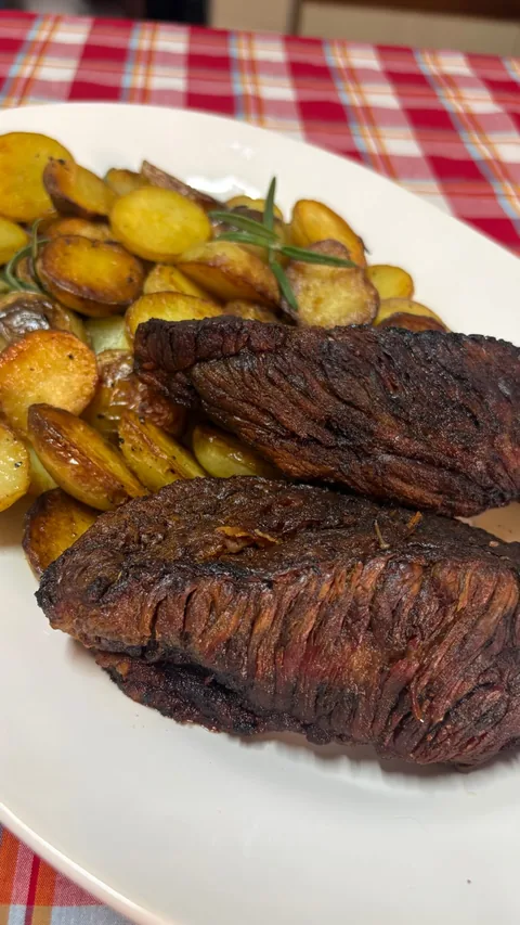 Cupim assado com batatas em publicação com Bompack