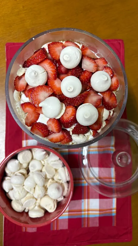 Merengue de morango, receita de Agradável Cozinha